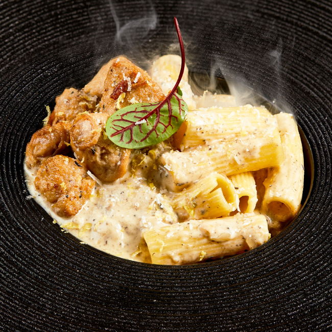 Mì Rigatoni Xúc Xích Tươi Kem Nấm Truffle